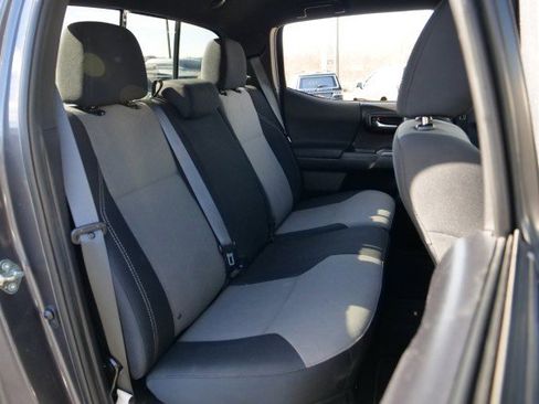 Used 2020 Toyota Tacoma TRD Off-Road w/ Technology Package image 38