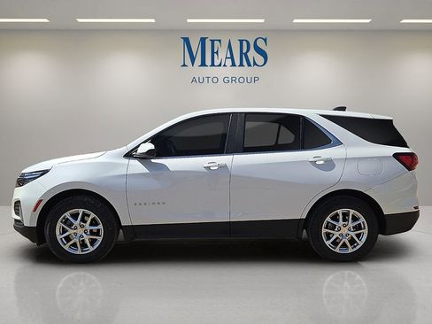 Used 2022 Chevrolet Equinox LT image 2