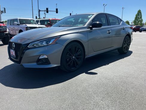 Used 2022 Nissan Altima 2.5 SR w/ Midnight Edition Package AWD/4WD image 4