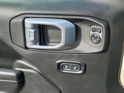 Used 2022 Jeep Gladiator Mojave w/ Trailer Tow Package image 15