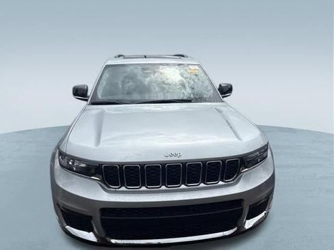 Used 2023 Jeep Grand Cherokee L Limited AWD/4WD image 5