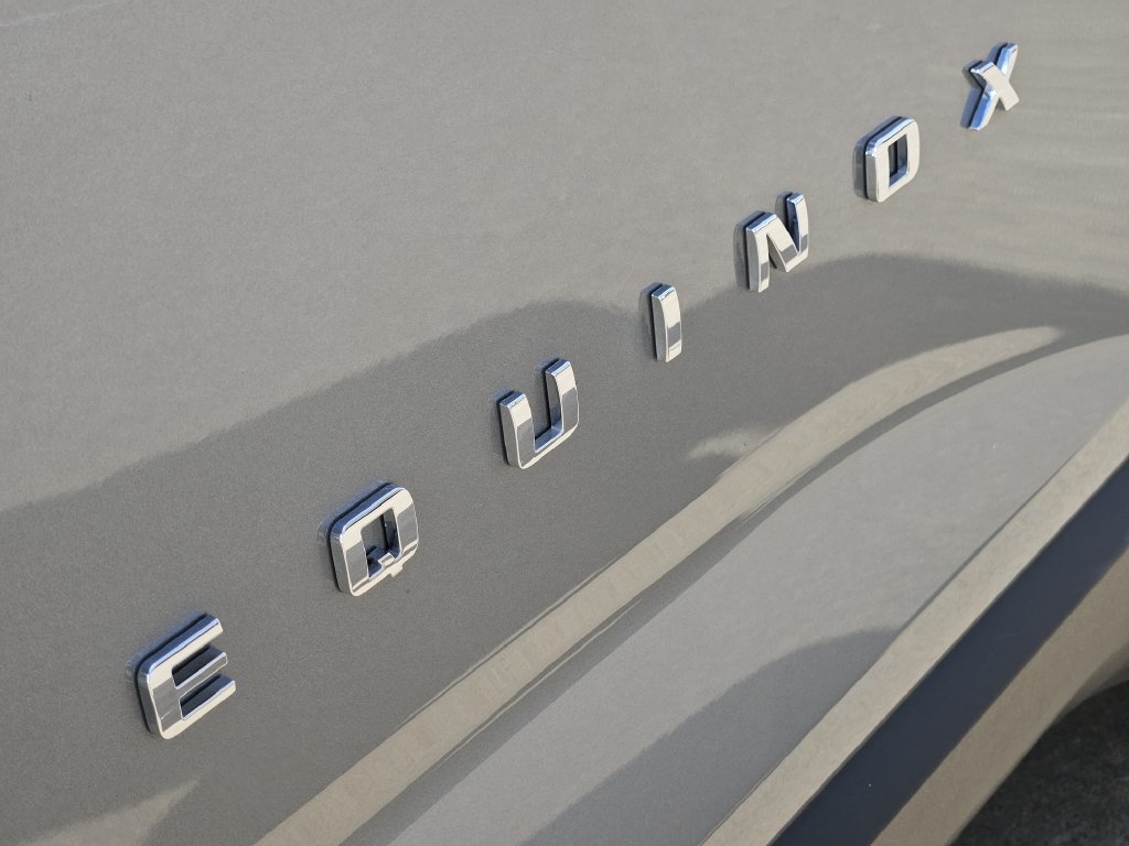 Used 2026 Chevrolet Equinox LT FWD image 11