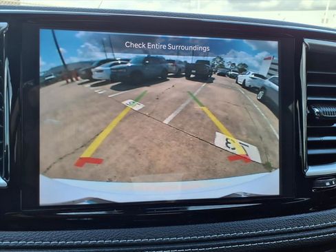 Used 2024 Chrysler Pacifica Limited w/ S Appearance Package image 5