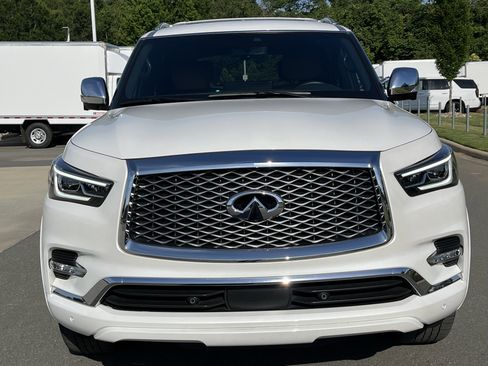 Used 2023 INFINITI QX80 Sensory w/ Cargo Package AWD/4WD image 4