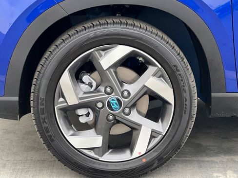 New 2025 Hyundai Venue SEL image 32