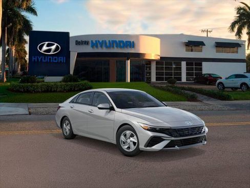 New 2026 Hyundai Elantra SE image 2