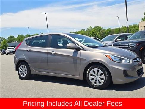 Used 2017 Hyundai Accent SE FWD image 1