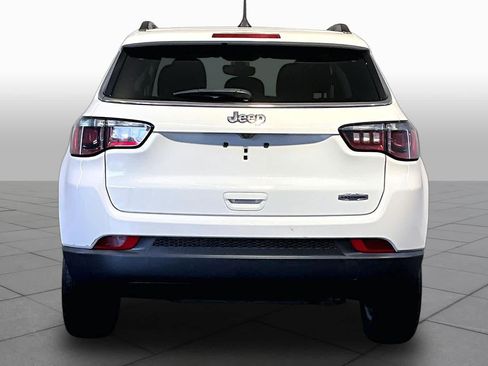 Used 2021 Jeep Compass Latitude AWD/4WD image 5