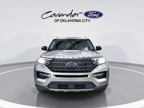 Used 2023 Ford Explorer XLT w/ Equipment Group 202A AWD/4WD image 3