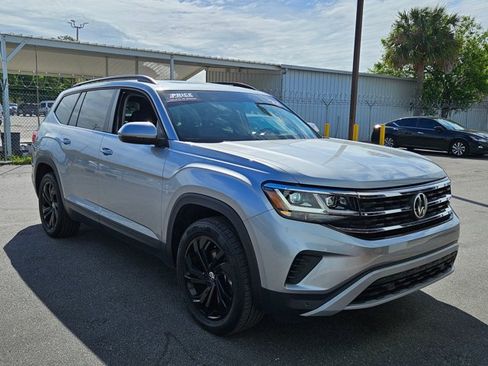 Used 2022 Volkswagen Atlas SE w/ Panoramic Sunroof Package image 3