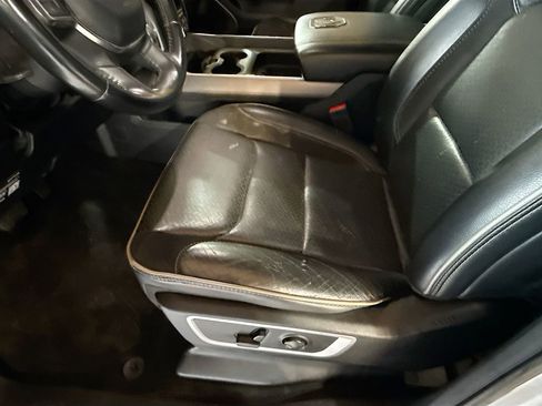 Used 2024 RAM 1500 Laramie AWD/4WD image 21