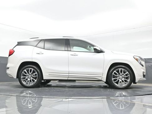 Used 2022 GMC Terrain Denali w/ Denali Premium Package AWD/4WD image 26