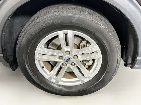 Used 2023 Ford Explorer XLT w/ Equipment Group 202A image 11