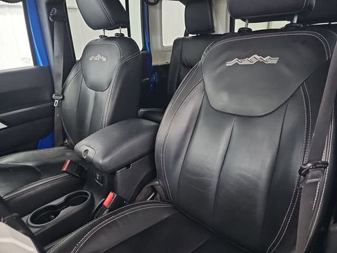 Used 2014 Jeep Wrangler Unlimited Sahara AWD/4WD image 37