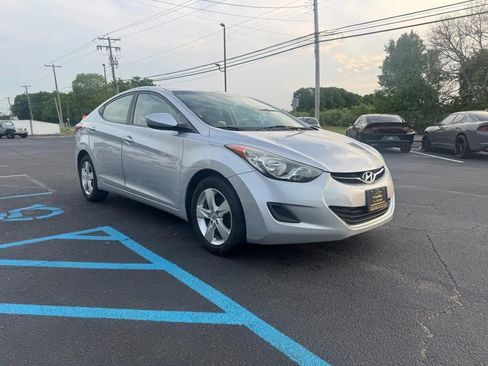Used 2011 Hyundai Elantra GLS w/ Preferred Equipment Pkg 3 FWD image 4