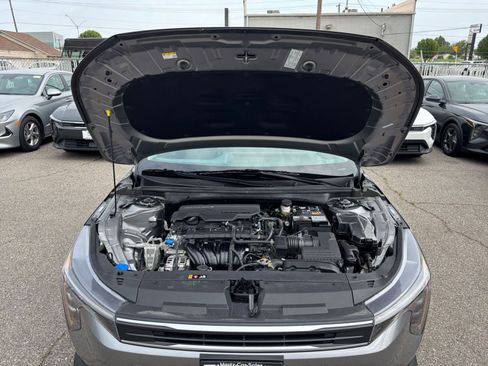 Used 2025 Kia K4 LXS image 30