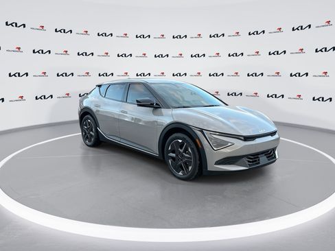New 2025 Kia EV6 Light image 2