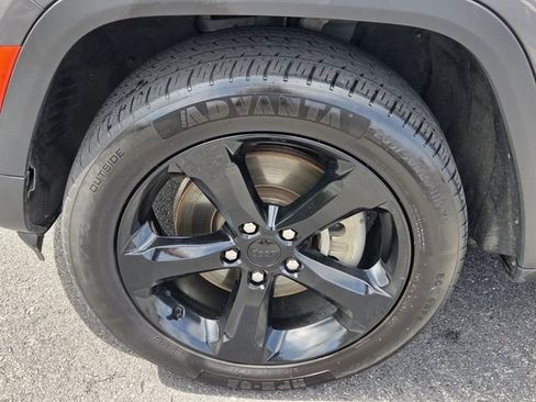 Used 2021 Jeep Grand Cherokee L Laredo RWD image 17