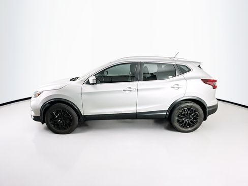 Used 2021 Nissan Rogue Sport SL w/ Premium Package FWD image 4