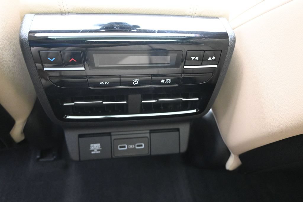 Used 2023 Acura MDX FWD image 18