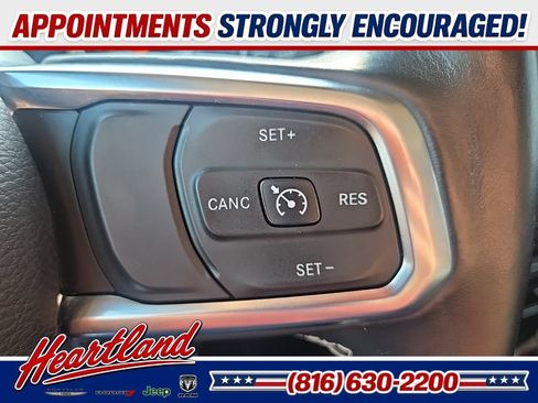 Used 2018 Jeep Wrangler Unlimited Sahara AWD/4WD image 41