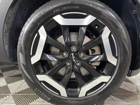 Used 2024 Kia Telluride EX w/ EX Captain's Chair Package FWD image 41