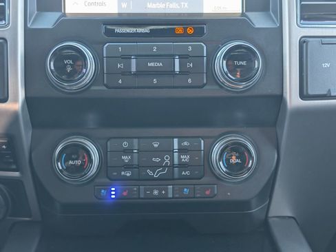 Certified 2021 Ford F250 Platinum w/ FX4 Off-Road Package AWD/4WD image 17