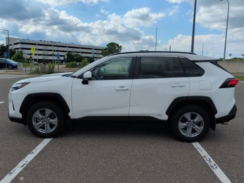 Used 2022 Toyota RAV4 XLE w/ XLE Grade Weather Package AWD/4WD image 3