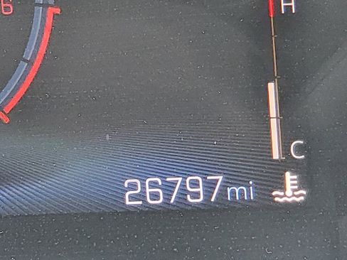 Used 2025 Chevrolet Trax LT w/ LT Convenience Package image 7