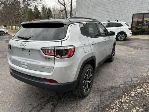 New 2026 Jeep Compass Limited image 8