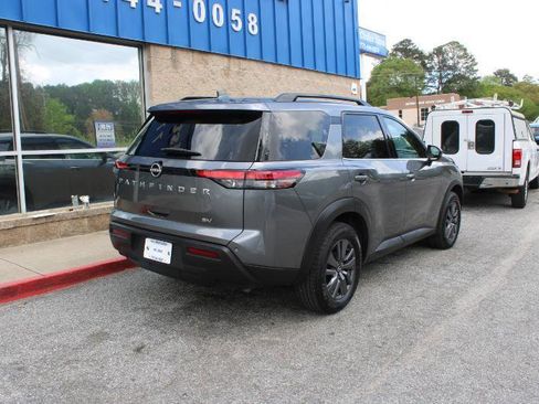 Used 2023 Nissan Pathfinder SV FWD image 4