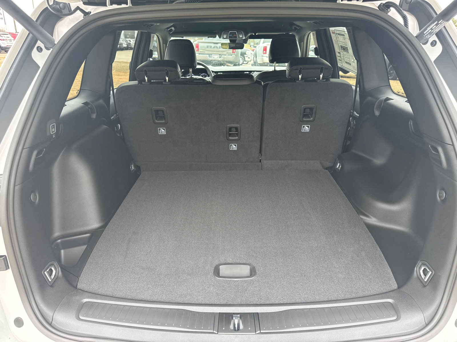 New 2026 Jeep Grand Cherokee Altitude RWD image 18