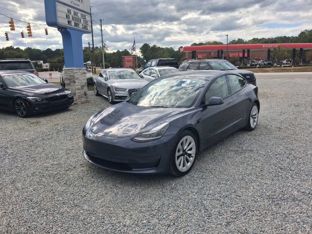Used 2023 Tesla Model 3 Standard Range RWD image 1