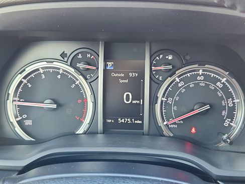 Used 2024 Toyota 4Runner TRD Off-Road Premium w/ Moonroof Package AWD/4WD image 19