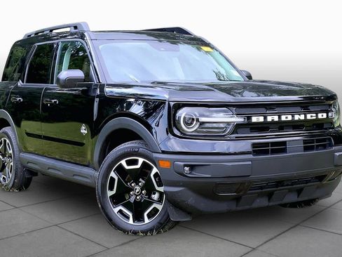 Used 2024 Ford Bronco Sport Outer Banks w/ Tech Package AWD/4WD image 3