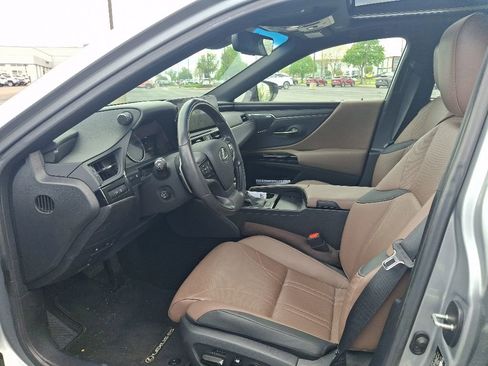 Certified 2023 Lexus ES 350 Ultra Luxury w/ Accessory Package (Z2) FWD image 3