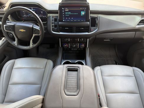 Used 2024 Chevrolet Tahoe LT w/ LT Signature Package RWD image 3