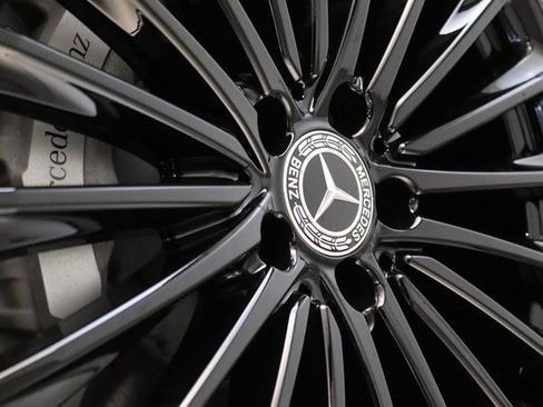 Used 2025 Mercedes-Benz GLC 350e 4MATIC image 15