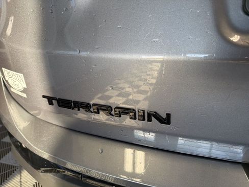 Used 2021 GMC Terrain SLT w/ Infotainment Package II image 8