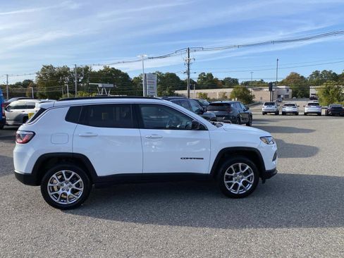 Certified 2022 Jeep Compass Latitude image 2