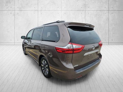 Used 2019 Toyota Sienna Limited Premium FWD image 7