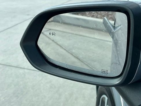 Used 2024 Chevrolet Equinox EV LT FWD image 5