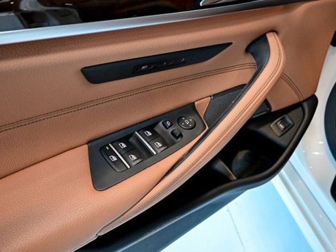 Used 2020 BMW 530i w/ Convenience Package image 17