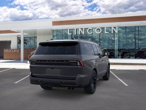 New 2025 Lincoln Navigator Reserve w/ Jet Appearance Package AWD/4WD image 8