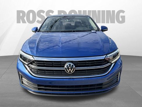 Used 2022 Volkswagen Jetta SEL FWD image 2
