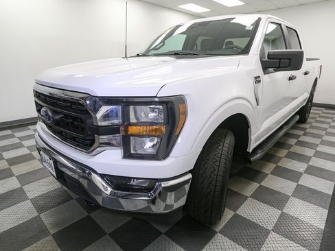Used 2023 Ford F150 XLT w/ Trailer Tow Package AWD/4WD image 4