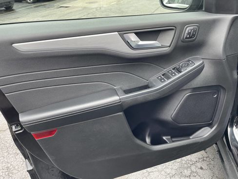 Used 2023 Ford Escape Platinum image 12