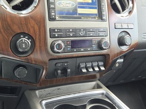 Used 2012 Ford F250 Lariat w/ Lariat Ultimate Pkg AWD/4WD image 28