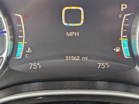 Used 2024 Chrysler Pacifica Touring-L FWD image 24