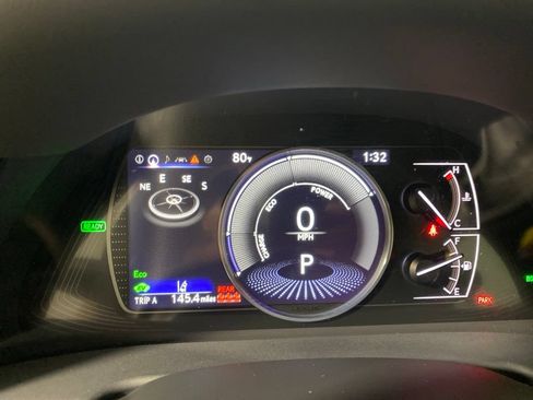 Used 2023 Lexus ES 300h w/ Accessory Package (Z2) FWD image 18